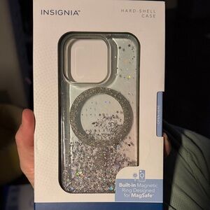 iPhone 15 Pro Silver Glitter Hard-Shell Case - MagSafe